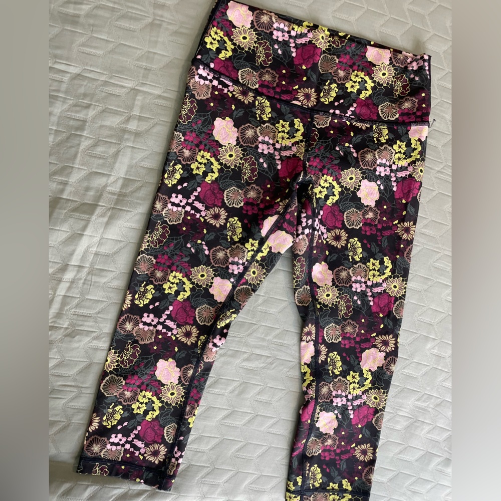 Lululemon yoga pants